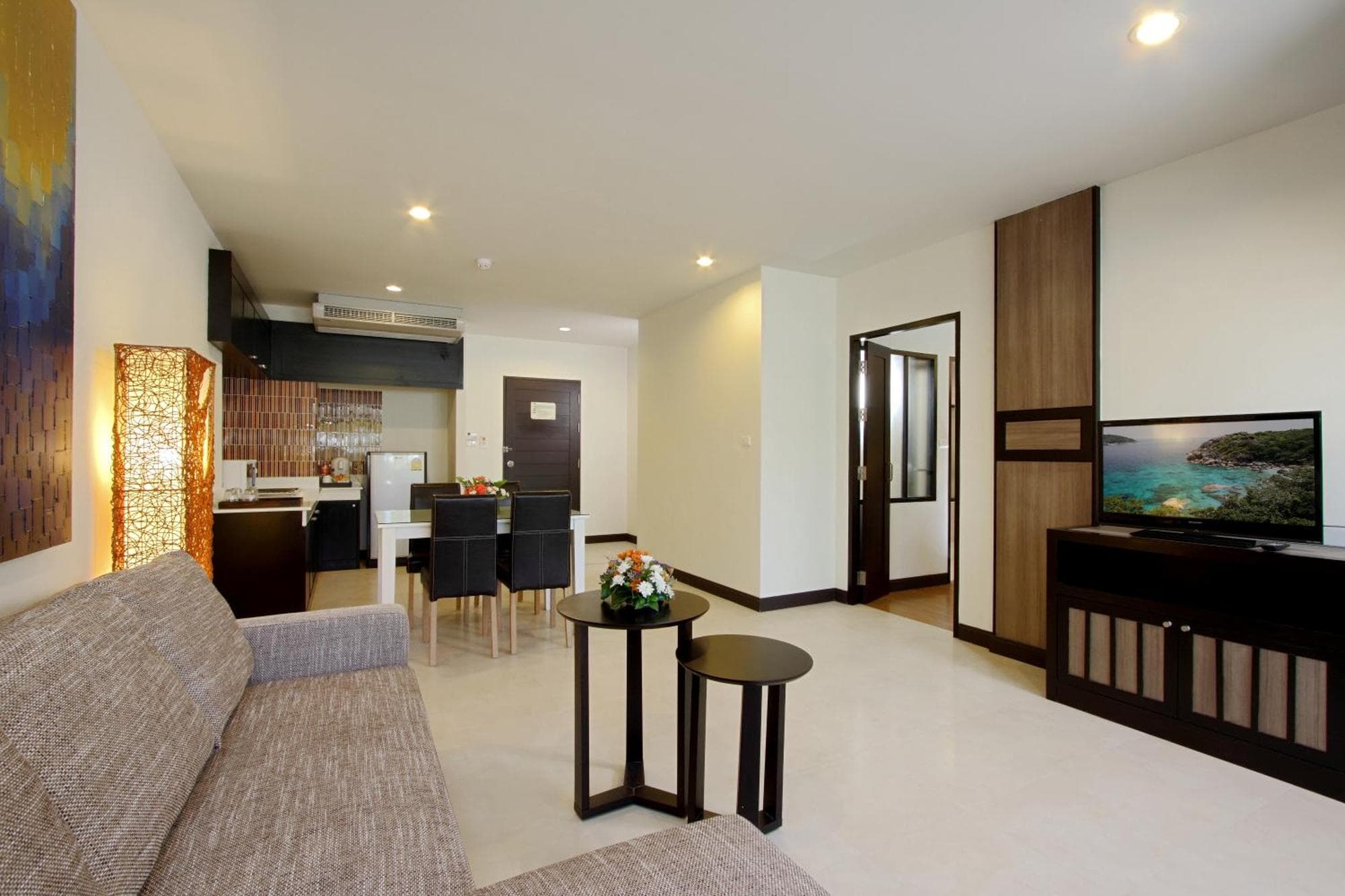 Kata Sea Breeze Resort - SHA Plus