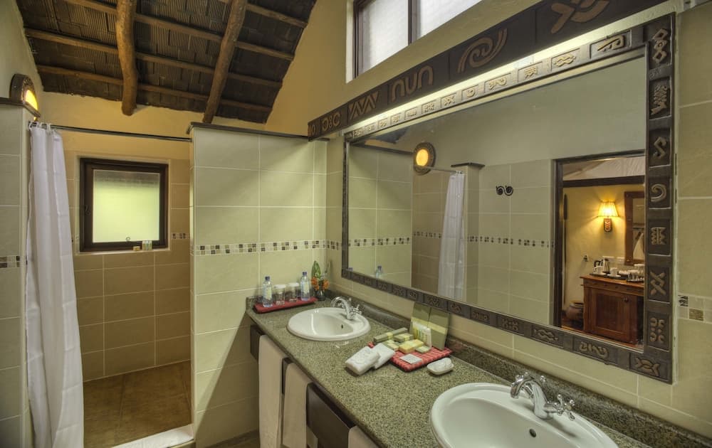 Sarova Mara Game Camp, 