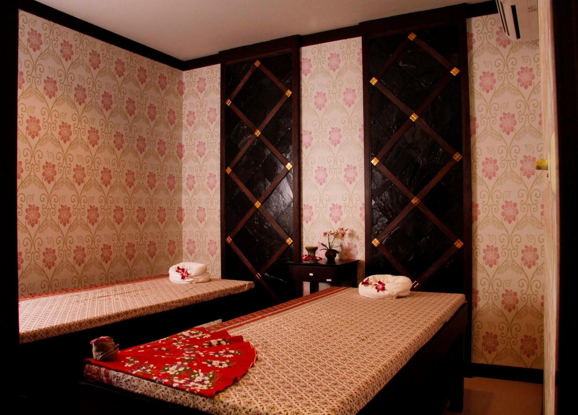 Kata Sea Breeze Resort - SHA Plus