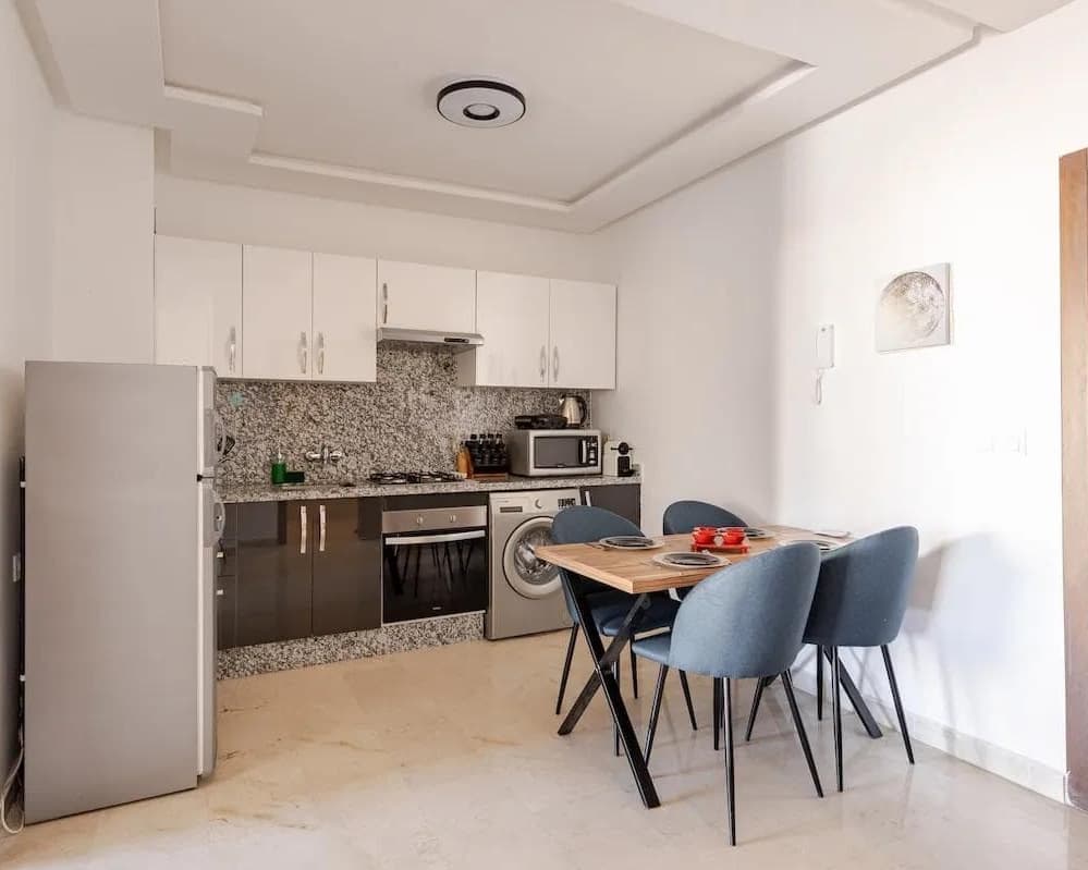 Comfortable Suite with Balcony - Beach & TGV Station