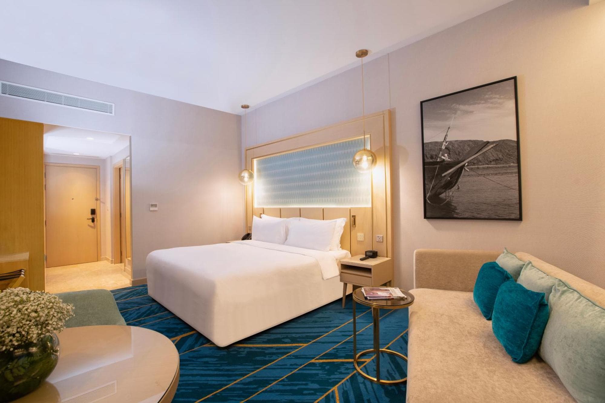 Maani Muscat Hotel & Suites, 