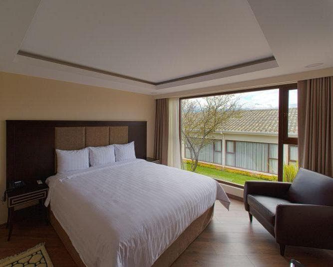QUINDELOMA ART HOTEL & GALLERY