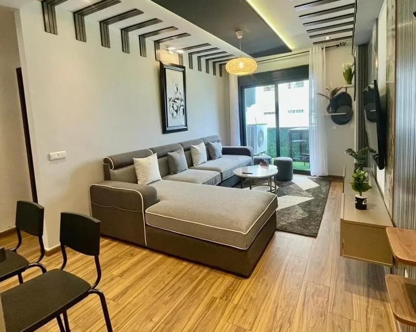 original 2 bedrooms & balcony - tgv station & beach walk