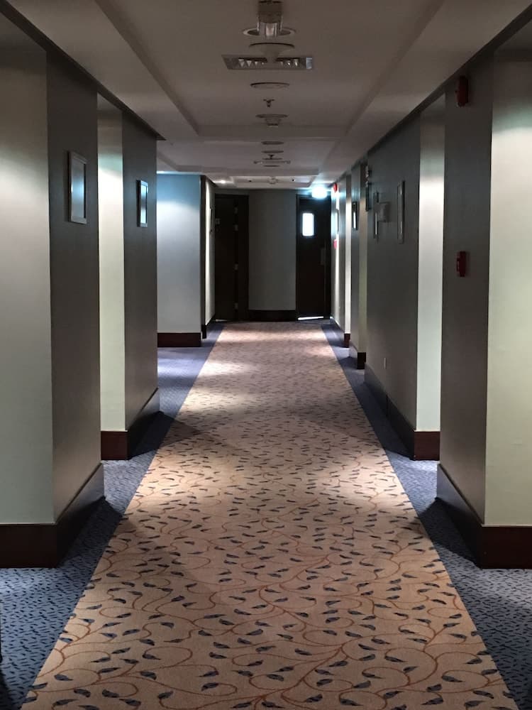 Kingsgate Hotel Abu Dhabi, Hallway