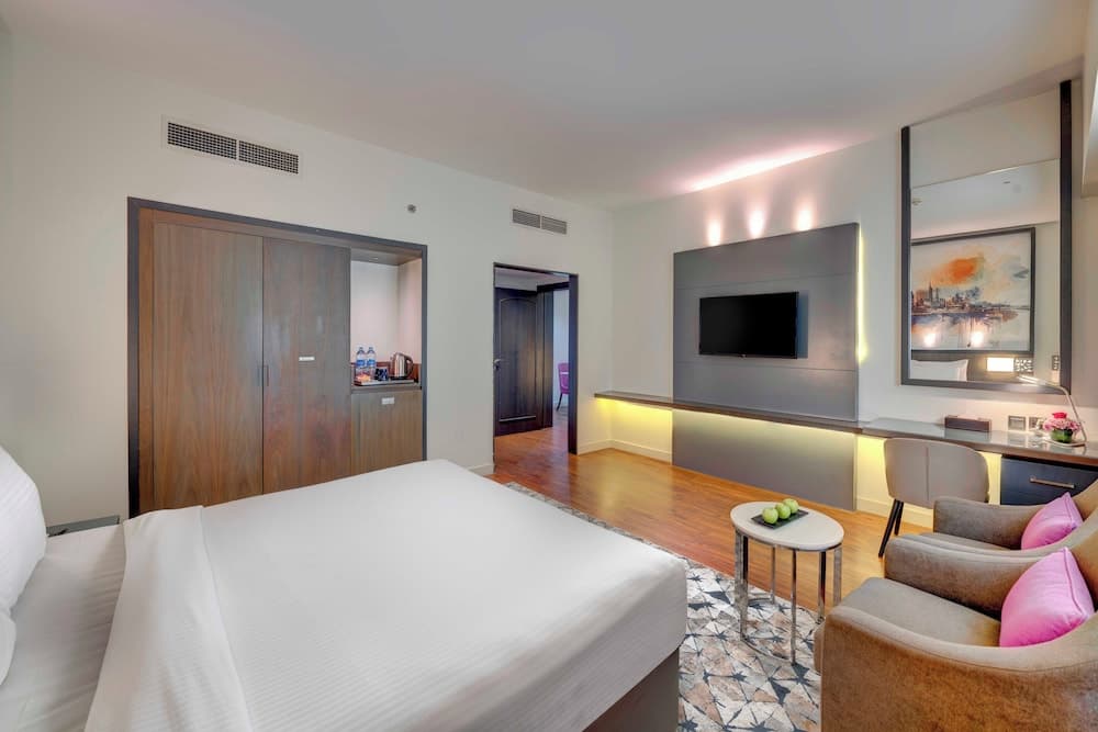 Howard Johnson Plaza By Wyndham Dubai Deira