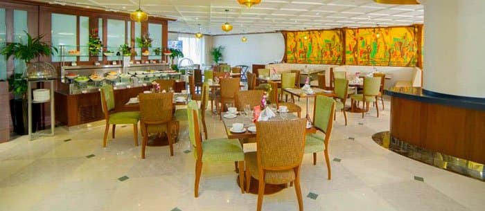 Raviz Center Point Dubai Hotel