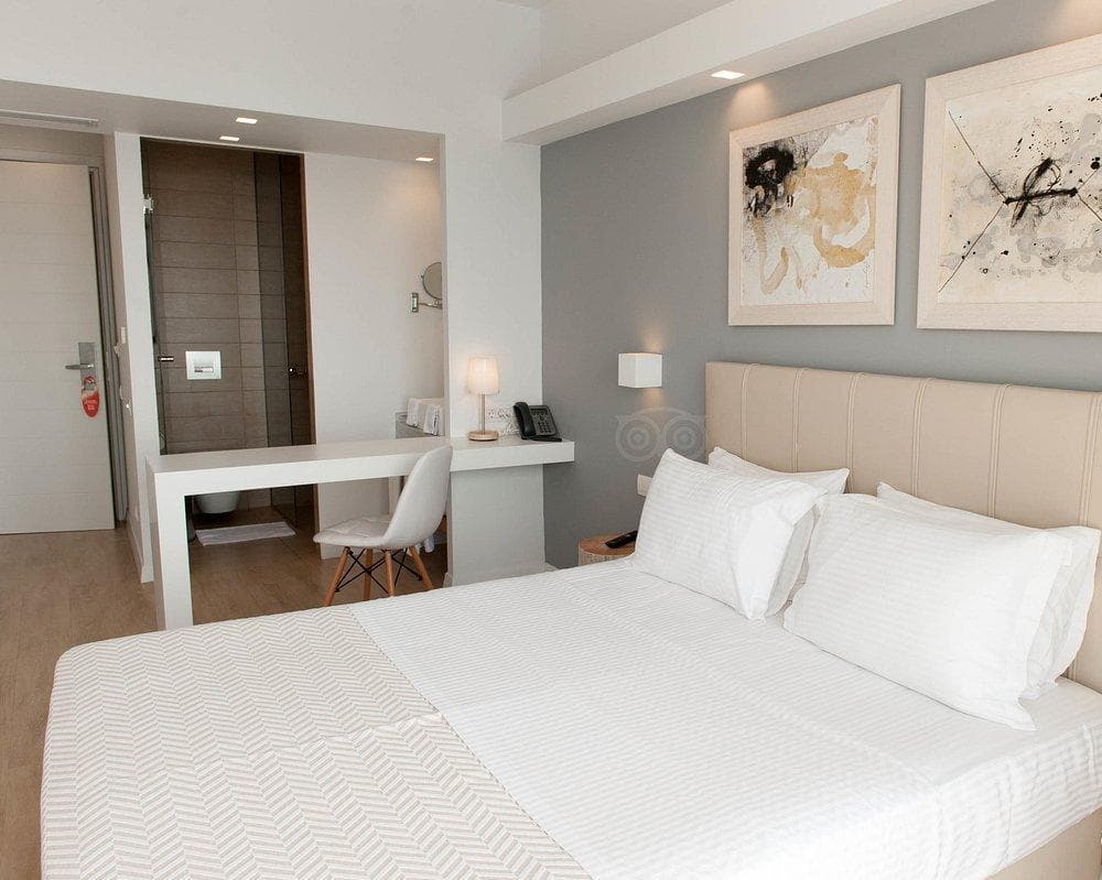  Lichnos Beach Hotel & Suites, 