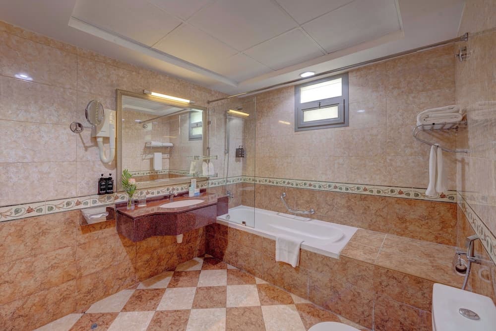 Howard Johnson Plaza By Wyndham Dubai Deira
