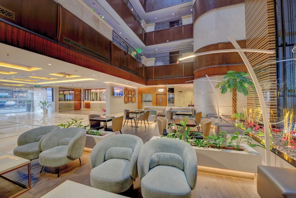 Howard Johnson Plaza By Wyndham Dubai Deira