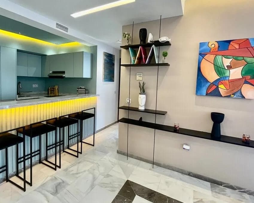 Chic 2 bedrooms & balcony - beack walk & tgv station