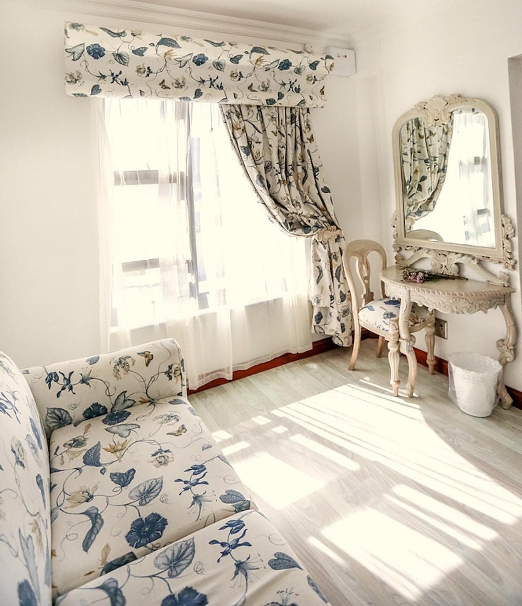 Misty Waves Boutique Hotel