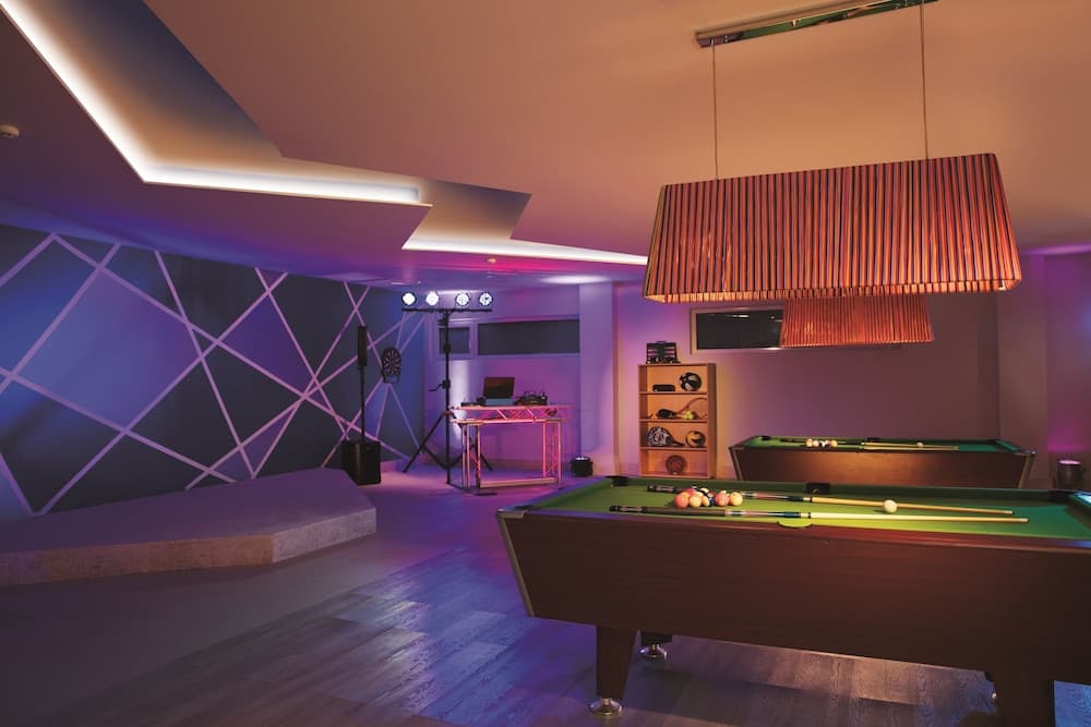 Dreams Onyx Resort & Spa All Inclusive, Billiards