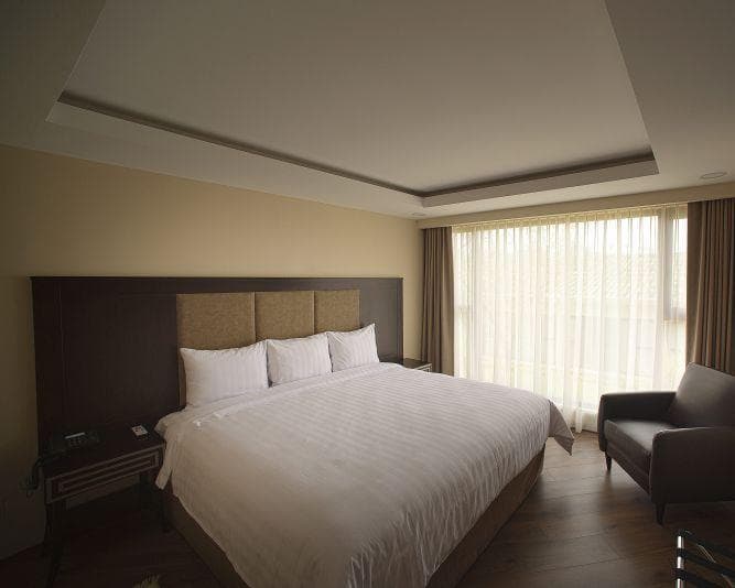 QUINDELOMA ART HOTEL & GALLERY
