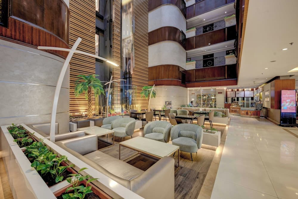Howard Johnson Plaza By Wyndham Dubai Deira