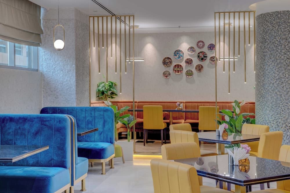 Howard Johnson Plaza By Wyndham Dubai Deira
