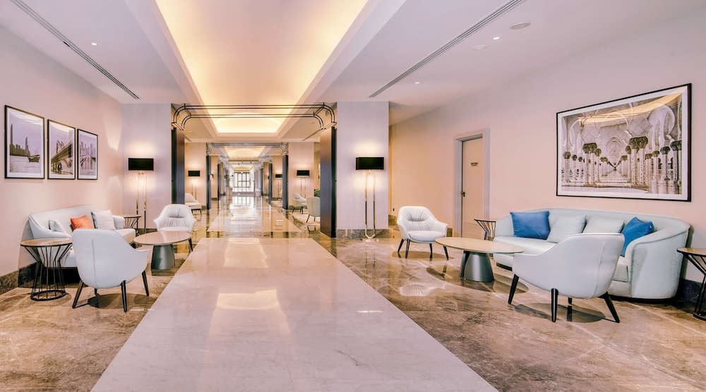Radisson Blu Hotel & Resort, Abu Dhabi Corniche 2021/2022