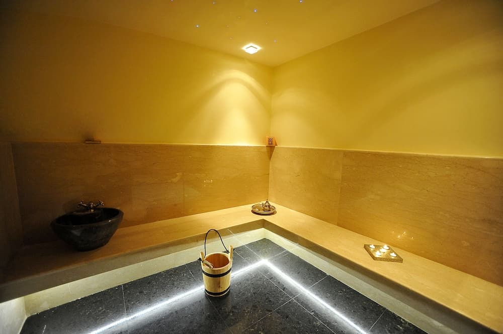 Casablanca Suites & SPA