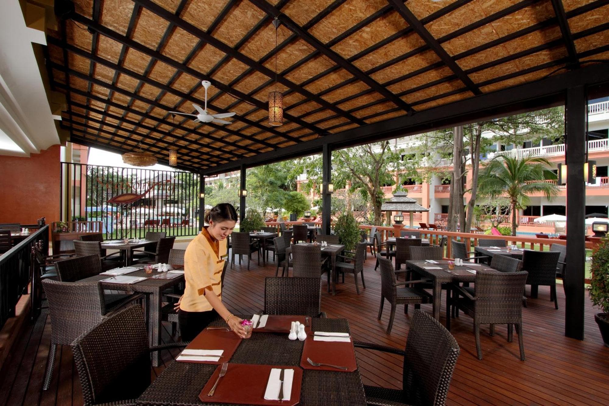 Kata Sea Breeze Resort - SHA Plus