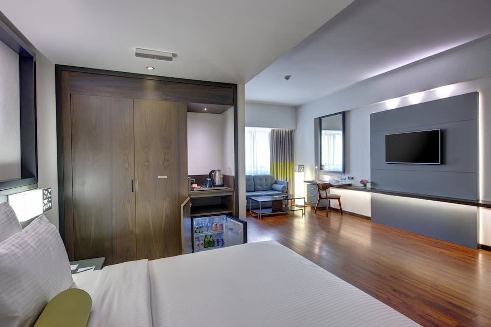 Howard Johnson Plaza By Wyndham Dubai Deira