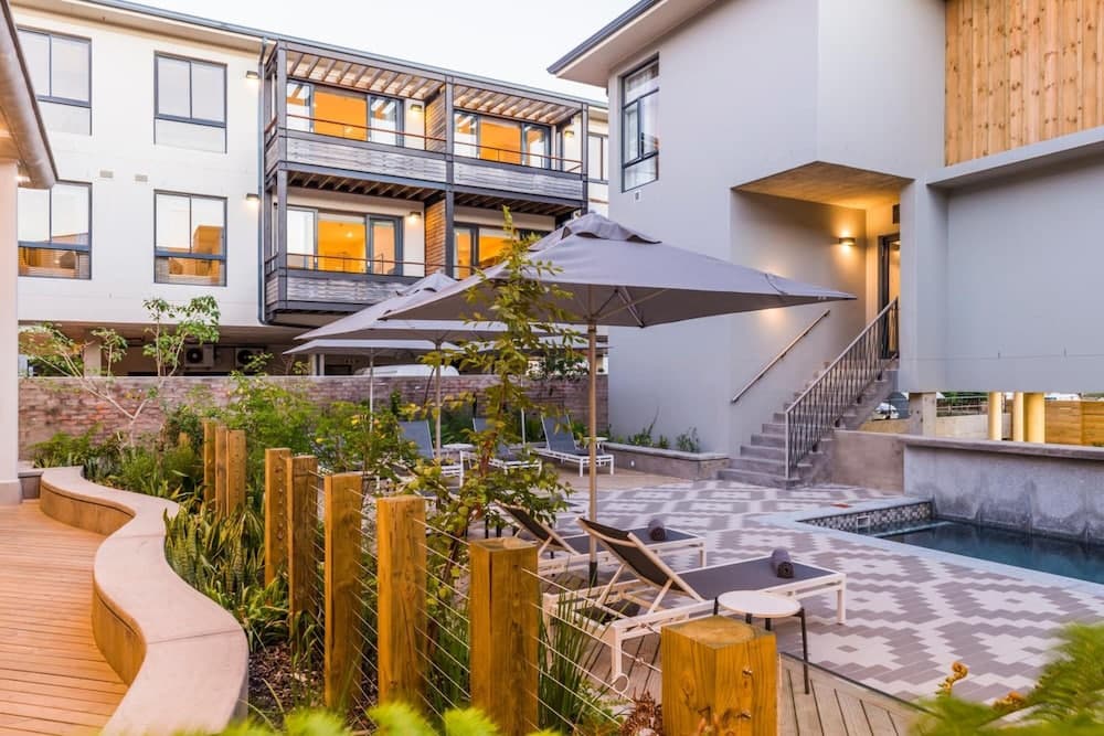 aha The Rex Hotel, Property grounds