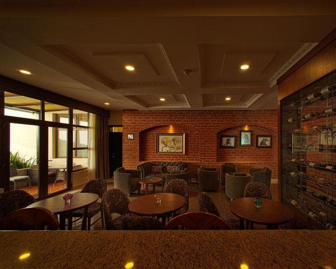 QUINDELOMA ART HOTEL & GALLERY
