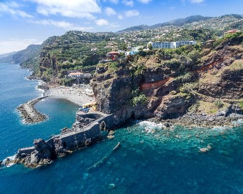 Madère: Une Expérience Complète, de la Montagne à la Mer