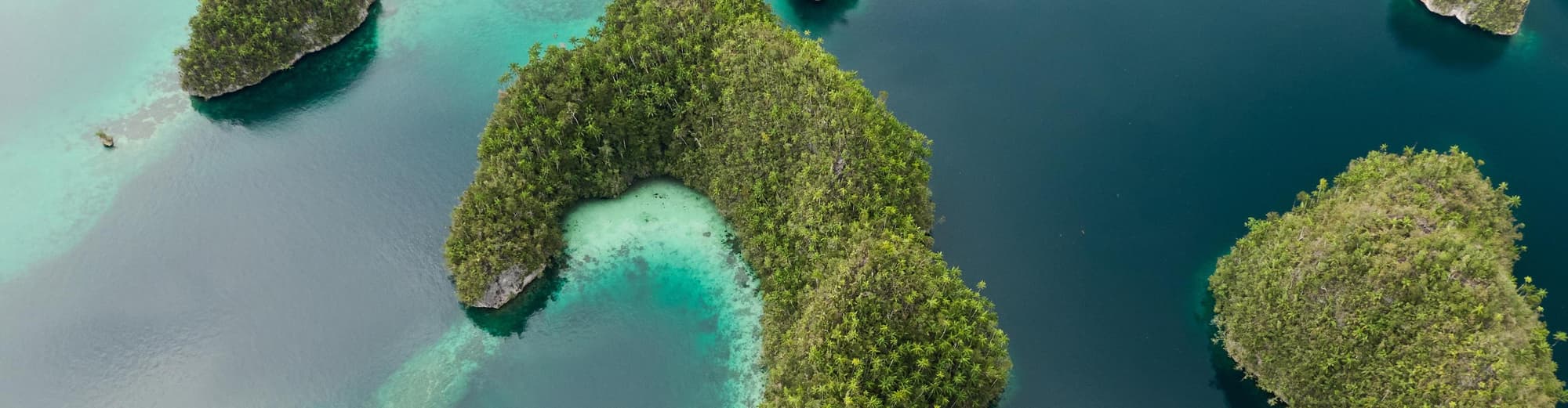 Bahía Tritón, Indonesia