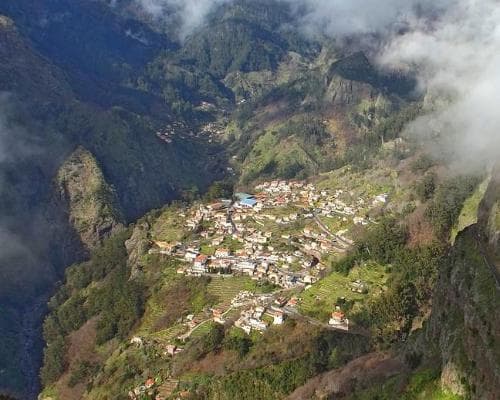 Madère: Une Expérience Complète, de la Montagne à la Mer