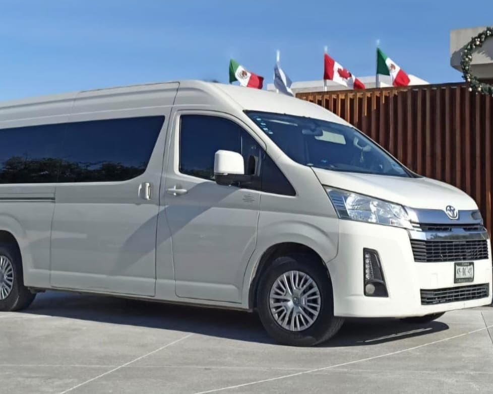 Transfer from Grand Riviera Princess - All Inclusive to Aeropuerto Internacional de Cancún (CUN)