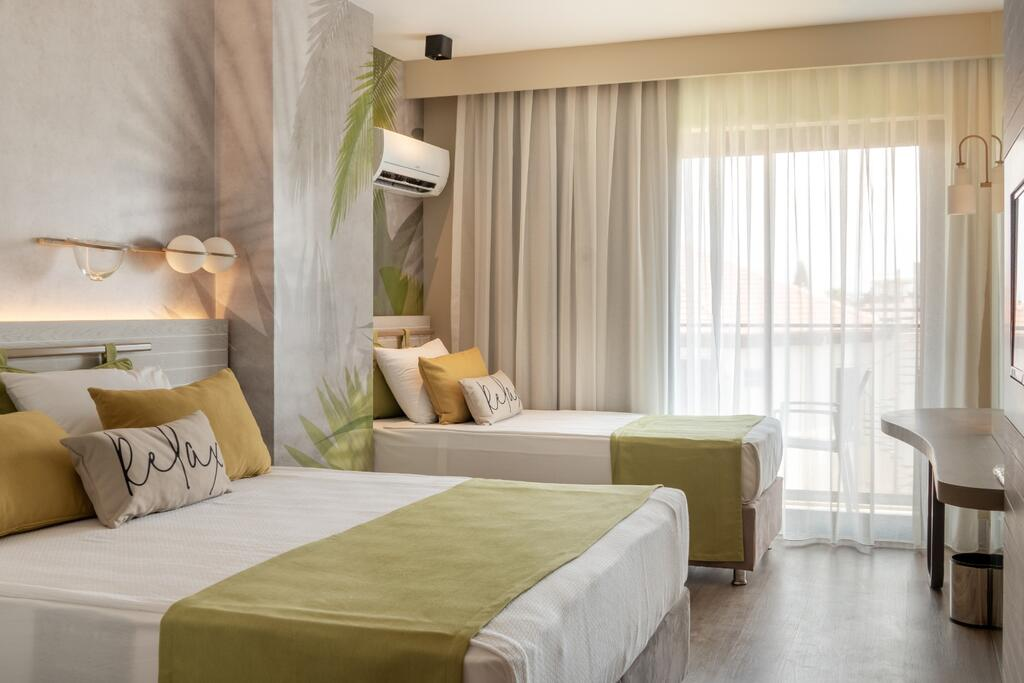 Side Square Hotel - Adults Only