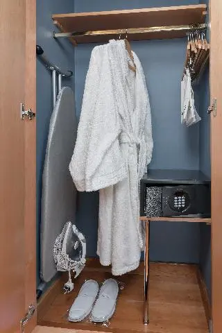 Holiday Inn London - Kensington Forum