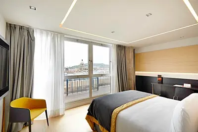 DORMA PLAZA CATALUNYA