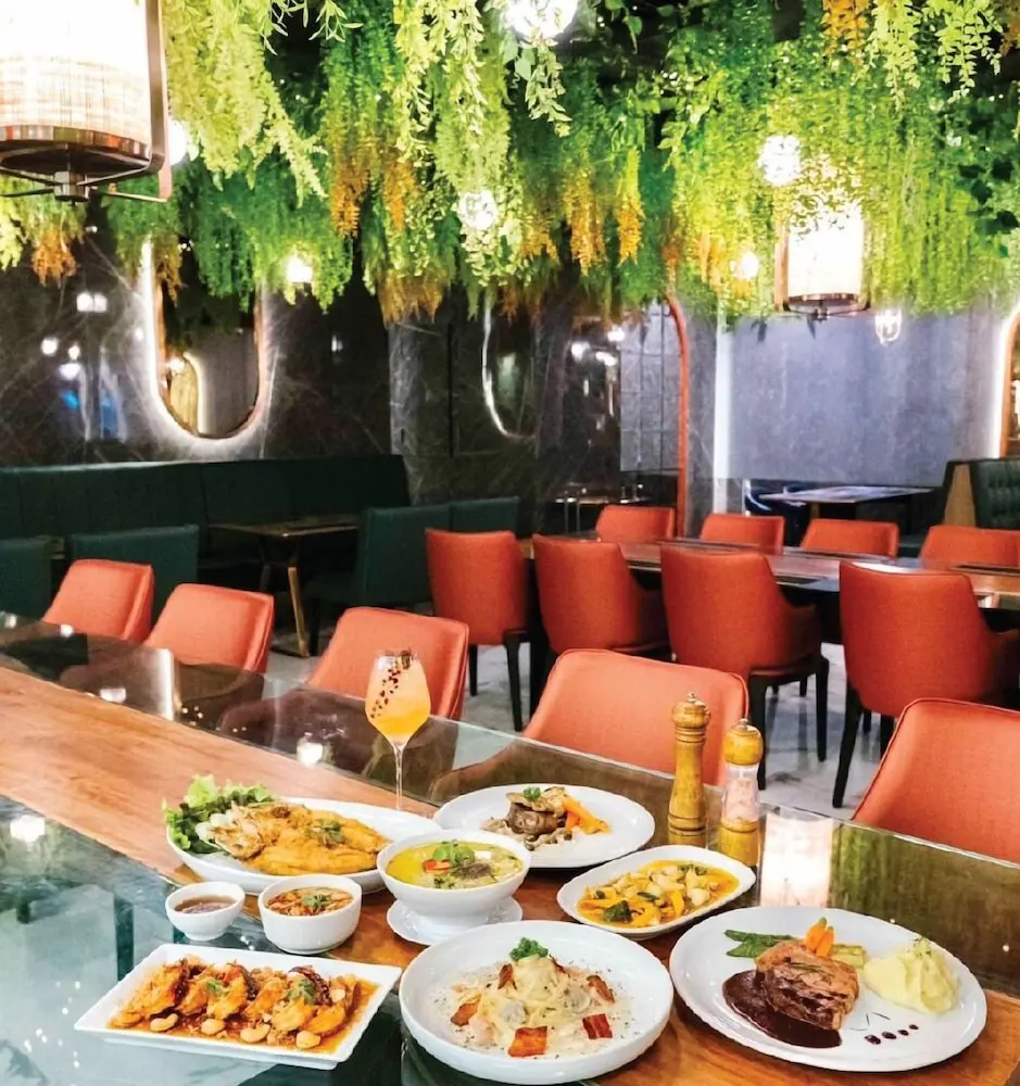 Topland Hotel & Convention Centre