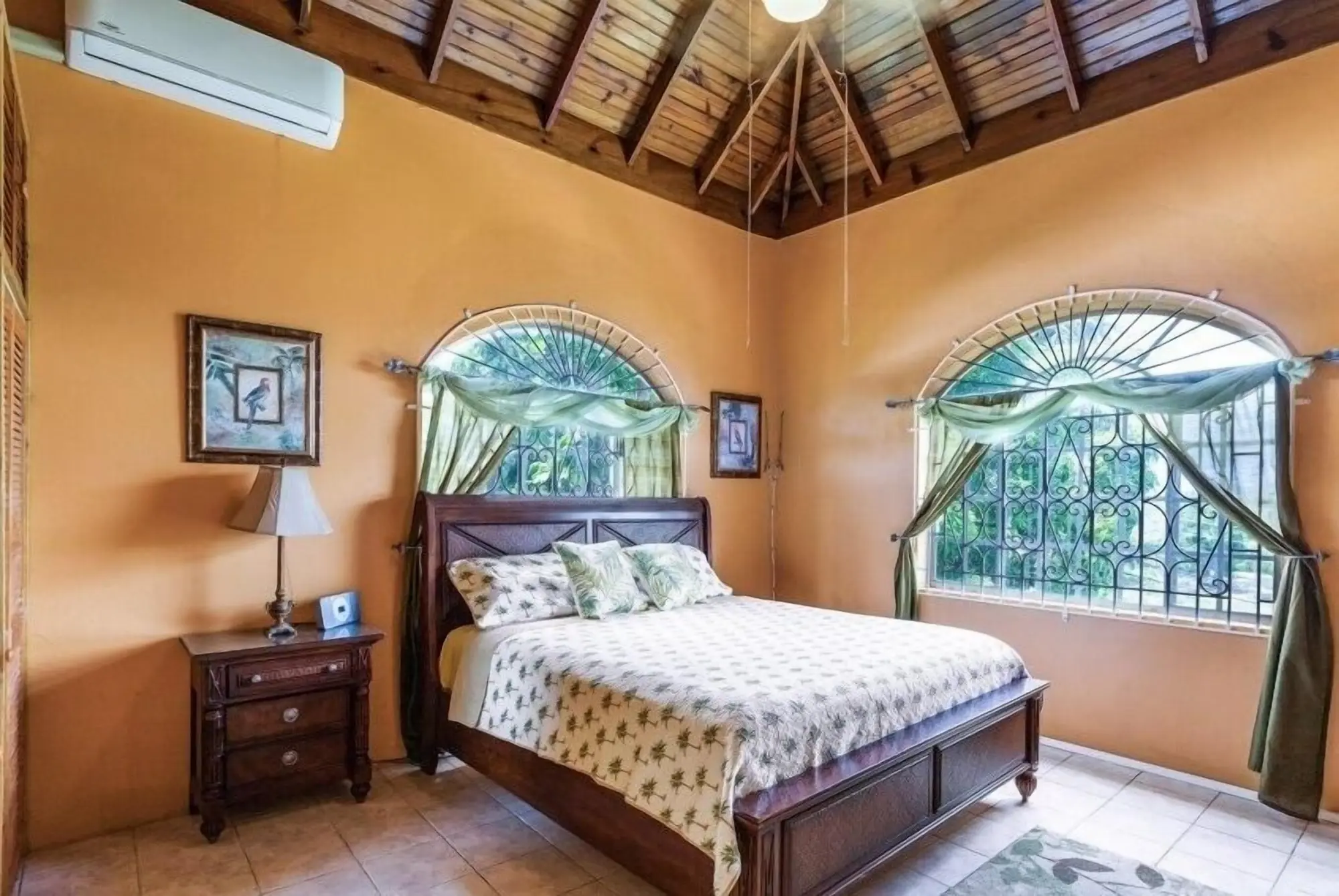 Yanceylargo Estate - Newly Renovated 3 Br Villa W Gorgeous Mountain Views 3 Bedroom Villa by RedAwning