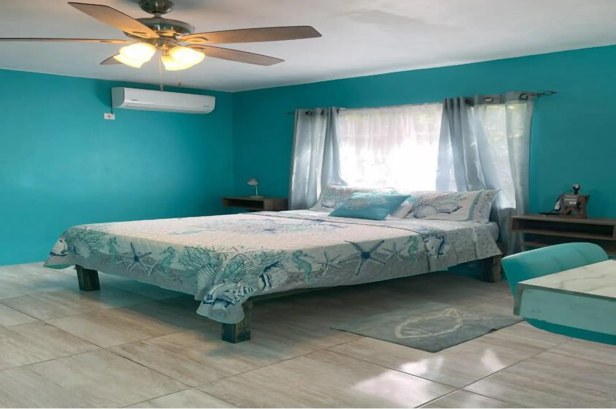 YanceyLargo Estate - Newly Built Modern 1 Bedroom Suite 1 Villa by RedAwning