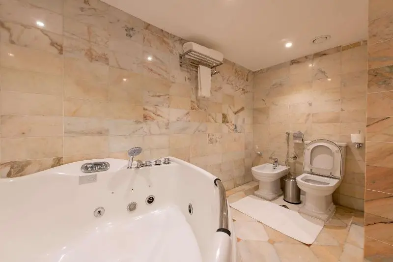 Ramada by Wyndham Continental Jeddah