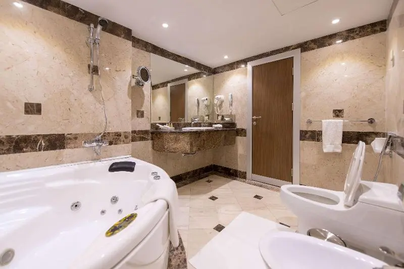 Ramada by Wyndham Continental Jeddah