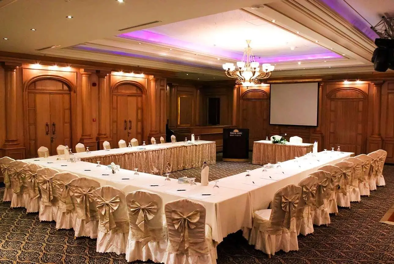 Days Inn Hotel and Suites Amman