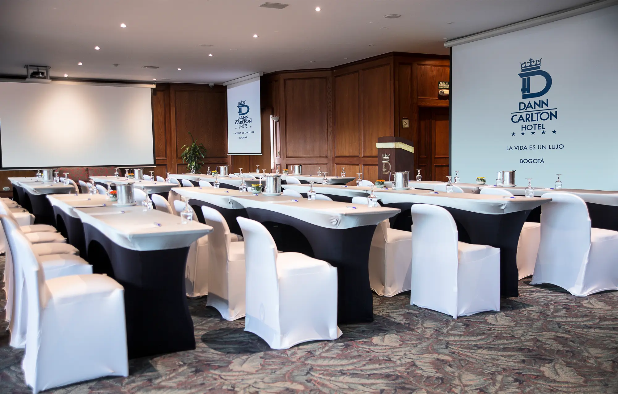Dann Carlton Bogota