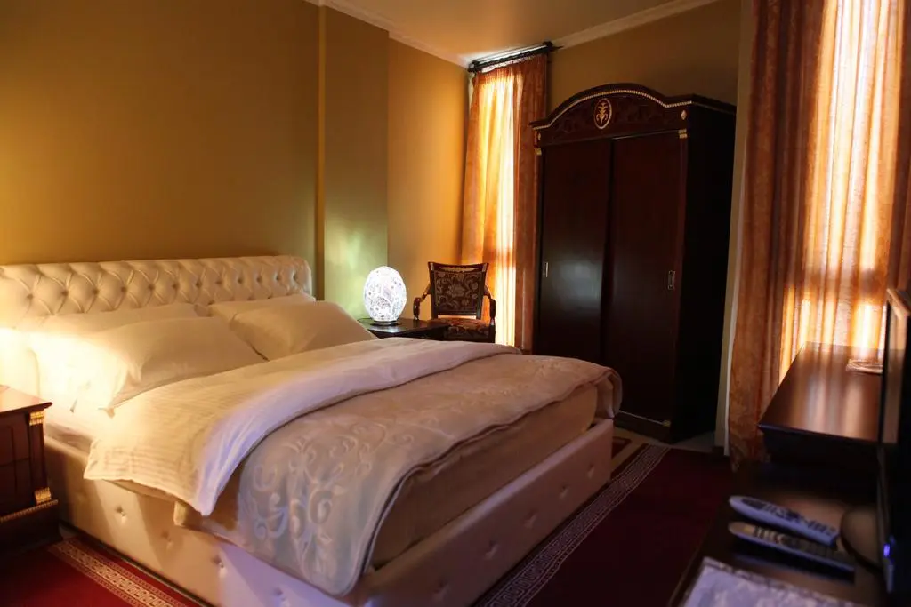 Dinasty Hotel Rezidence