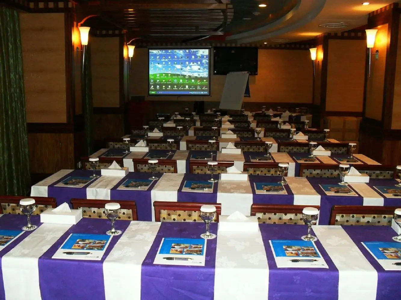 Leader Al Muna Kareem Hotel