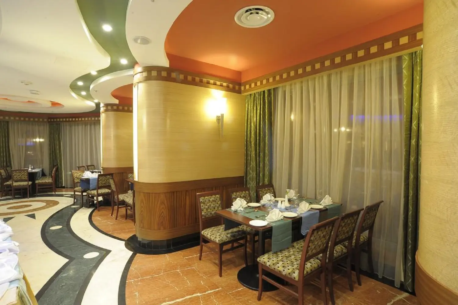 Leader Al Muna Kareem Hotel