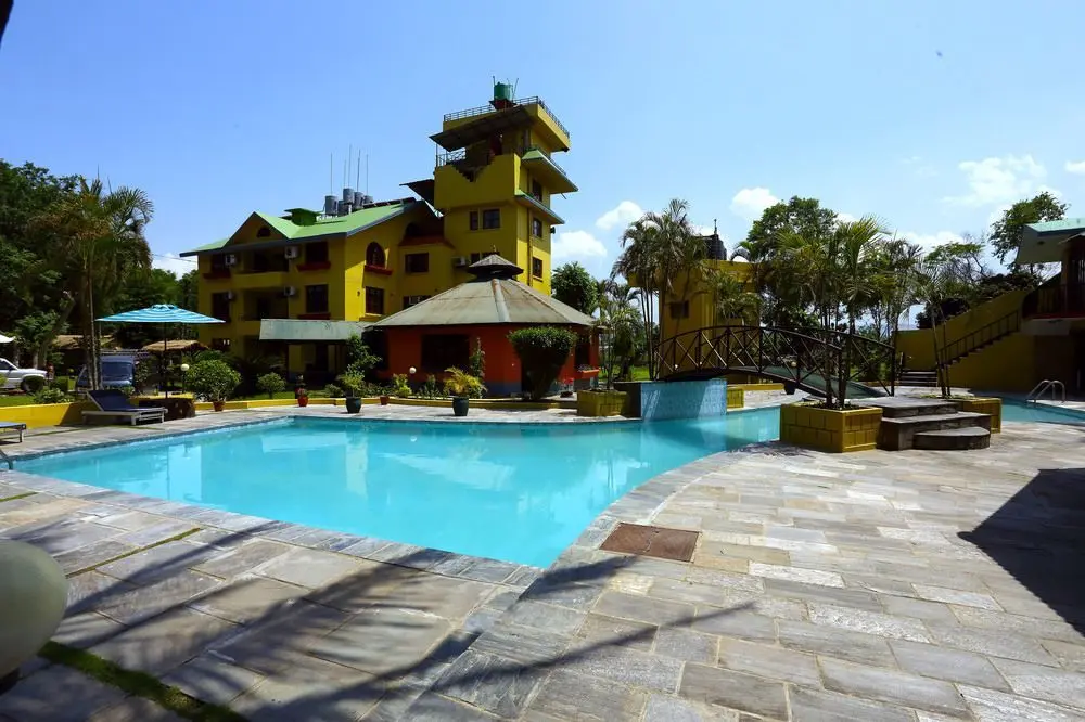 SAFARI ADVENTURE LODGE