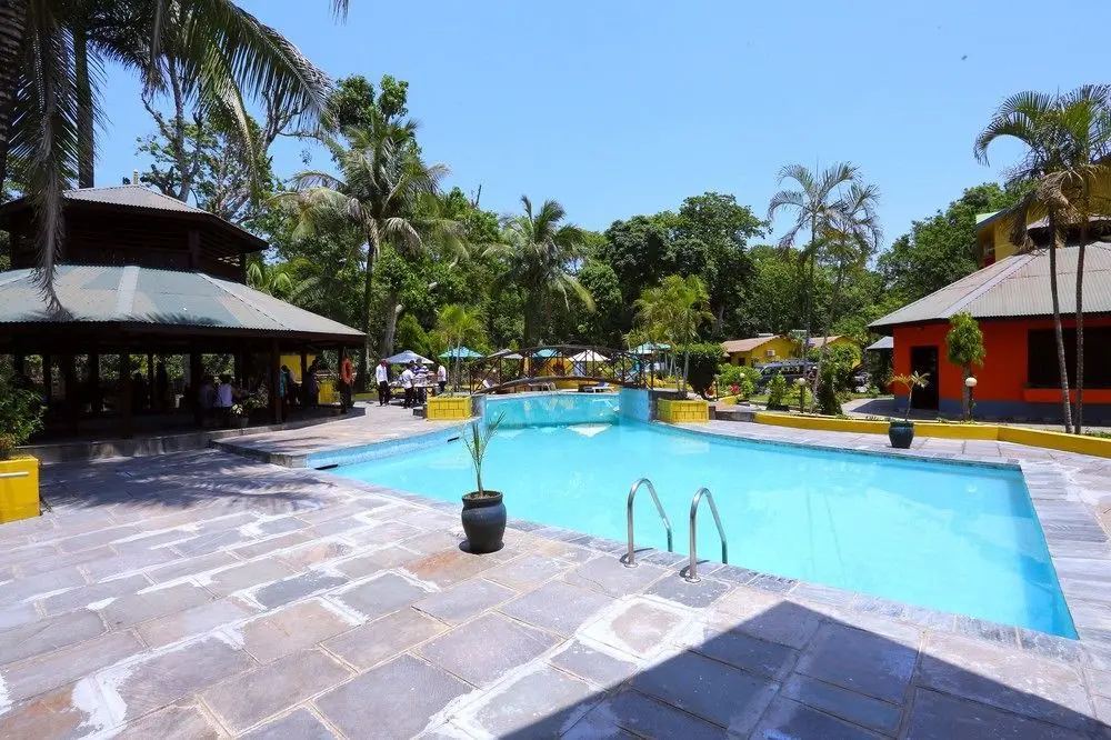 SAFARI ADVENTURE LODGE