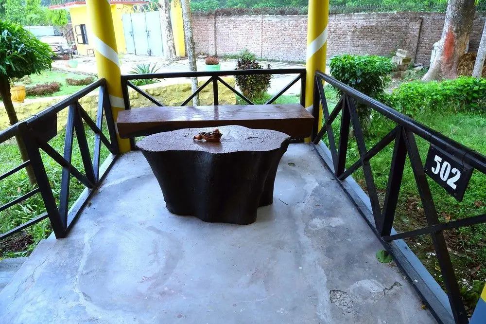 SAFARI ADVENTURE LODGE
