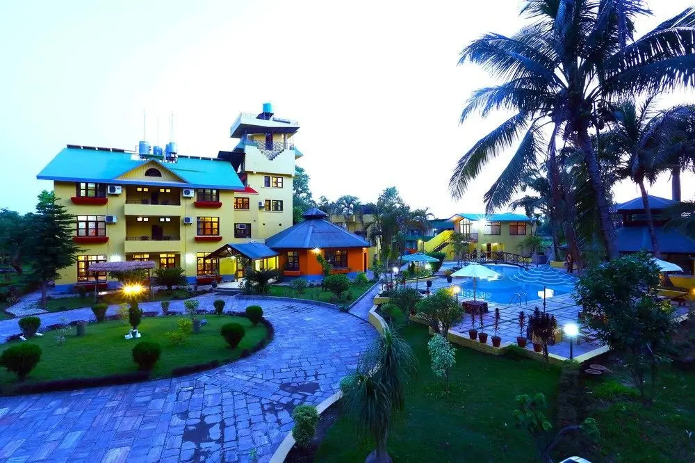 SAFARI ADVENTURE LODGE