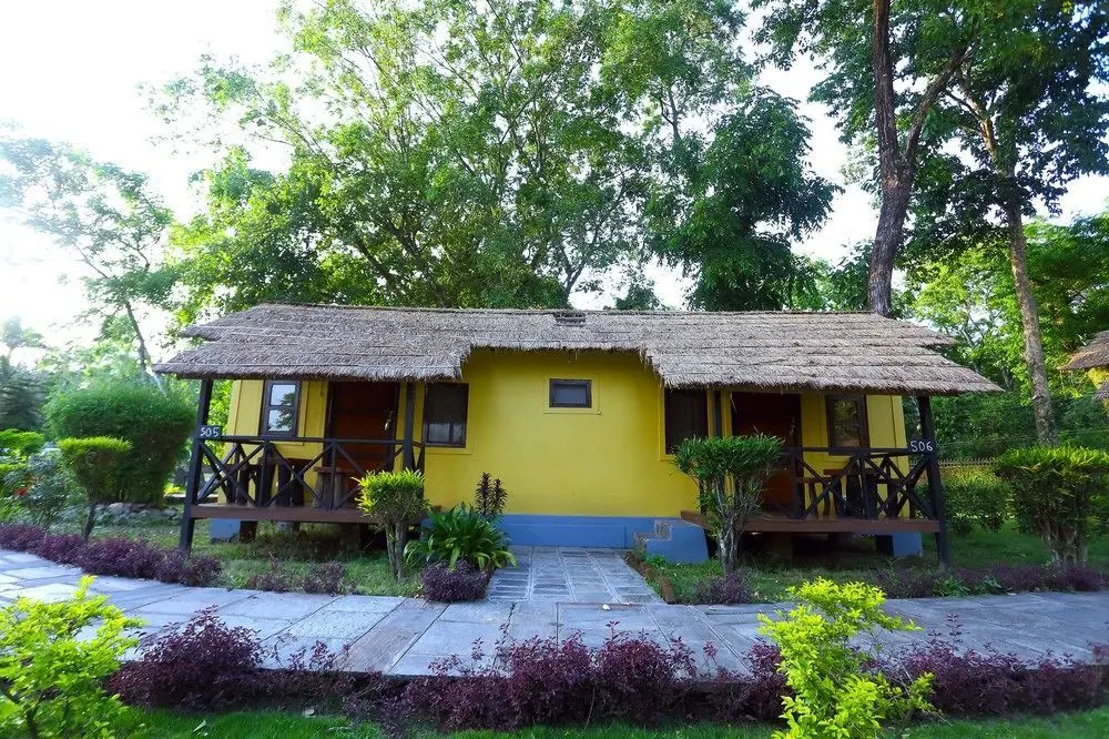 SAFARI ADVENTURE LODGE