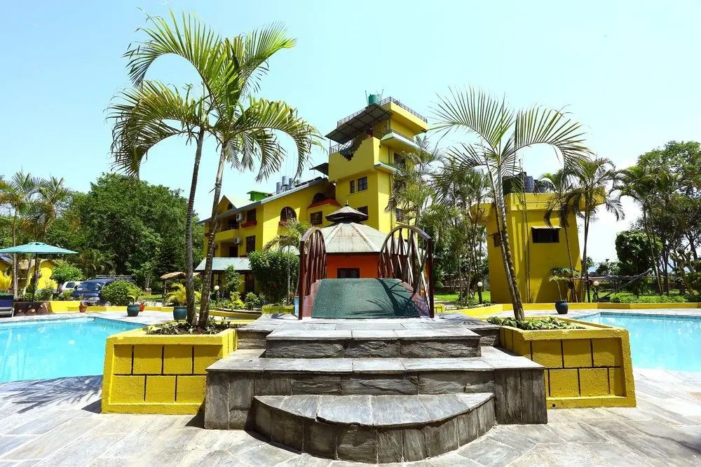 SAFARI ADVENTURE LODGE