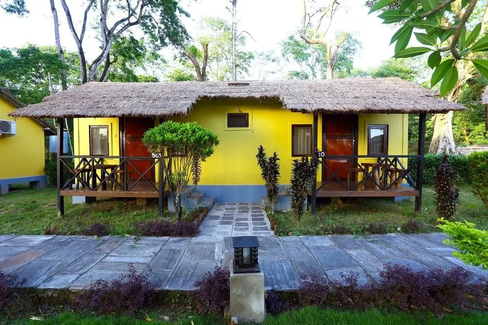SAFARI ADVENTURE LODGE