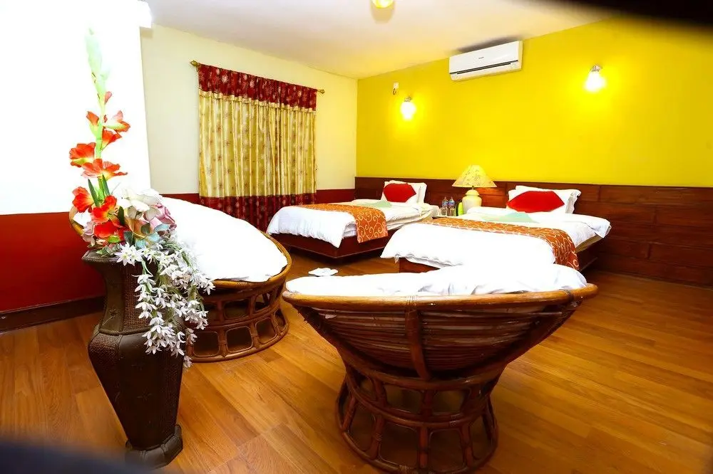 SAFARI ADVENTURE LODGE